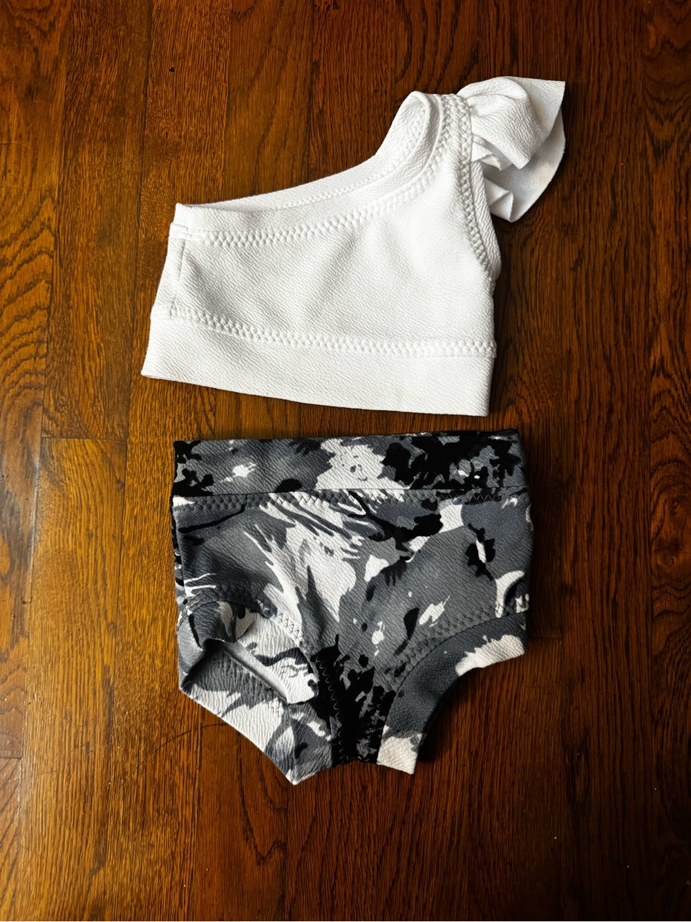 White One-Shoulder Crop Top + Black & Gray print High-Waist dance Set